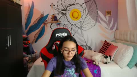 Snapshot of linzybaner chatting on February 8, 2025, 1:54 am LinzyBaner online show from February 8, 2025, 1:54 am