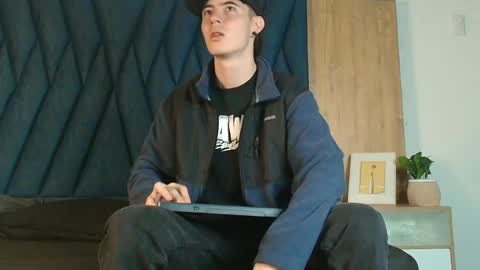 Lio online show from April 14, 2026, 3:23 am