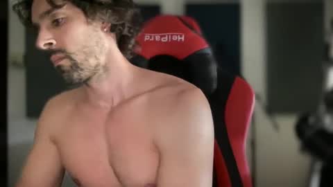 lion_hotty online show from October 3, 2025, 8:39 pm