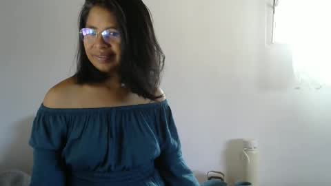 Snapshot of liora_selene chatting on February 4, 2026, 5:02 am liora online show from February 4, 2026, 5:02 am