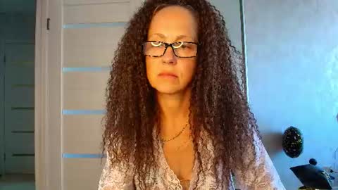 Snapshot of lioraweiss chatting on June 13, 2026, 8:56 am Liora Weiss online show from June 13, 2026, 8:56 am