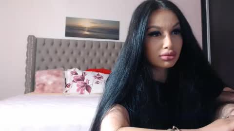 Lisa online show from April 15, 2026, 7:43 pm