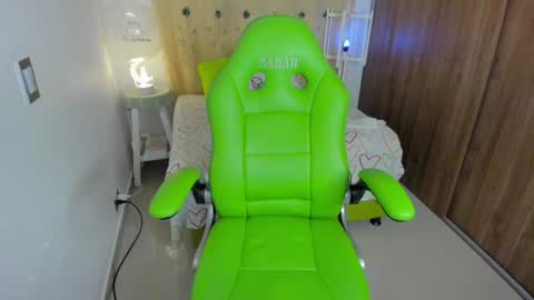 Snapshot of lisa_gerrard_ chatting on December 27, 2024, 12:45 pm Lisa  online show from December 27, 2024, 12:45 pm