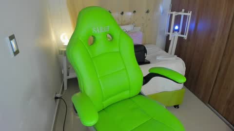 Snapshot of lisa_gerrard_ chatting on January 19, 2025, 3:42 pm Lisa  online show from January 19, 2025, 3:42 pm