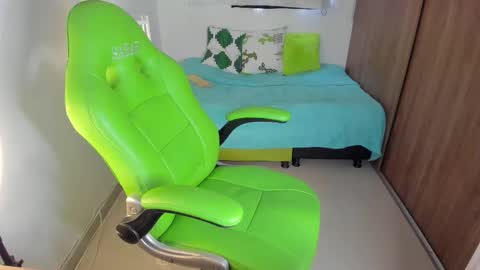 Snapshot of lisa_gerrard_ chatting on December 1, 2025, 6:02 pm Lisa online show from December 1, 2025, 6:02 pm