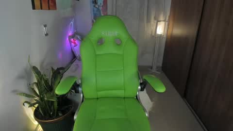 Snapshot of lisa_gerrard_ chatting on April 16, 2026, 11:11 am Lisa online show from April 16, 2026, 11:11 am