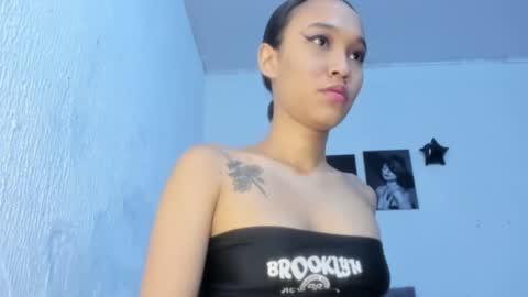 Lisa online show from November 10, 2025, 4:44 am