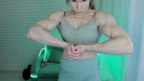 lisa online show from January 24, 2025, 8:13 am