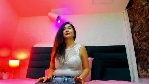 lisa white  online show from March 29, 2026, 3:39 am