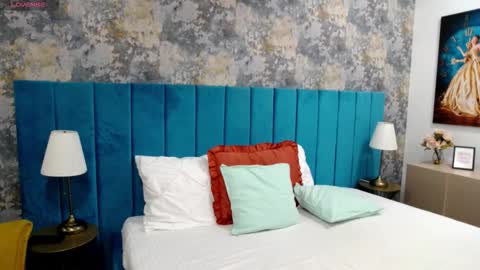 lisacroft online show from November 7, 2025, 9:09 am