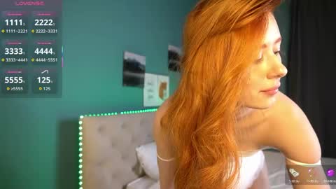 Snapshot of lisafoxy_ chatting on April 16, 2026, 12:11 am Lisa online show from April 16, 2026, 12:11 am