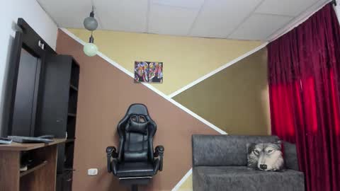 Lisa Gray Independent Model online show from January 8, 2026, 7:49 pm