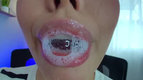 Lisbet online show from February 21, 2025, 7:10 pm