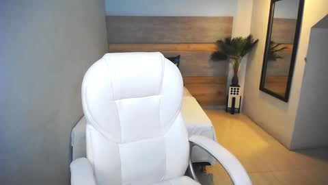 Liseth Fox online show from December 28, 2024, 3:15 pm