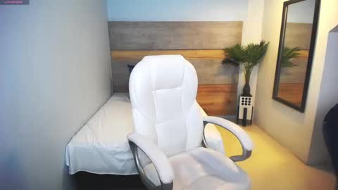 Liseth Fox online show from February 19, 2025, 1:40 am