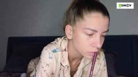 Snapshot of lisi4ka_basik33 chatting on September 16, 2025, 3:51 am Kris Maks online show from September 16, 2025, 3:51 am