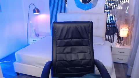 Snapshot of liss_black chatting on July 9, 2026, 3:43 am Andrea online show from July 9, 2026, 3:43 am