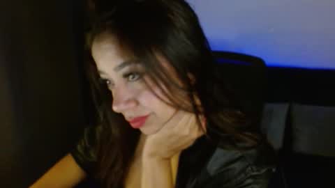  Liss  online show from November 23, 2025, 8:14 am