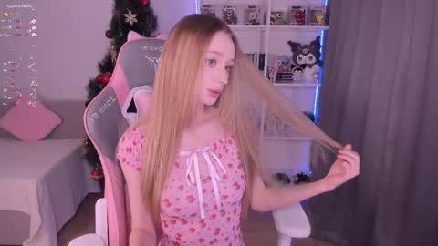 Snapshot of lissa__fox chatting on December 14, 2025, 12:32 pm lissa online show from December 14, 2025, 12:32 pm