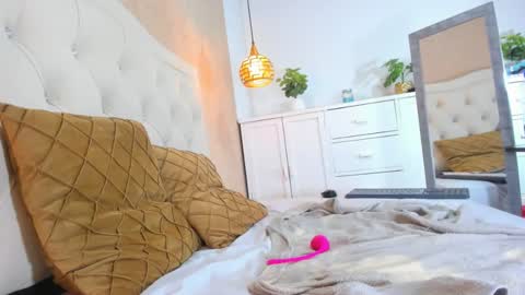 Snapshot of lissa_jhonsoon chatting on February 19, 2025, 6:55 am L I S S A online show from February 19, 2025, 6:55 am