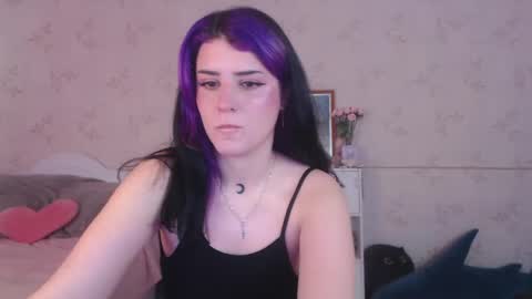 Snapshot of lissalucy chatting on May 5, 2026, 6:32 am Alice Dont forget to thumbs up its very important online show from May 5, 2026, 6:32 am
