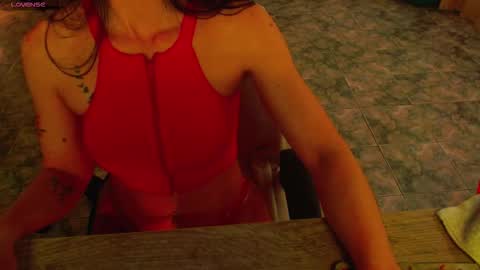 Liss online show from November 20, 2025, 3:23 pm