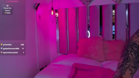 Snapshot of little__ary chatting on December 11, 2024, 7:20 am little ary online show from December 11, 2024, 7:20 am