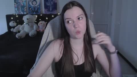 little__flowers online show from November 23, 2025, 6:57 am