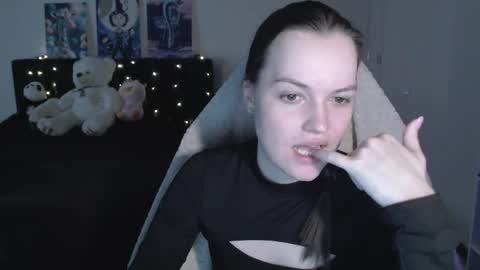 little__flowers online show from March 20, 2026, 9:03 am