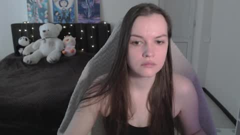 little__flowers online show from April 6, 2026, 7:31 am