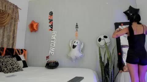 Snapshot of little_abbye chatting on October 21, 2025, 10:49 am little_abbye online show from October 21, 2025, 10:49 am