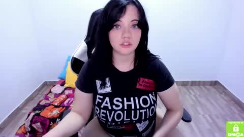 Snapshot of little_angely chatting on December 11, 2024, 7:09 am Angely online show from December 11, 2024, 7:09 am