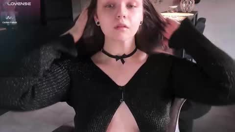 Snapshot of little_bambii_ chatting on February 18, 2025, 12:06 pm Eva online show from February 18, 2025, 12:06 pm
