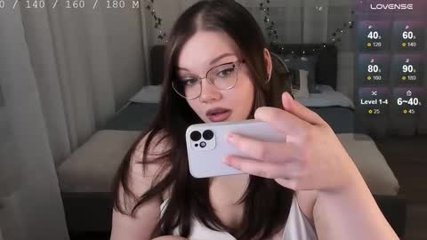 Snapshot of little_bambii_ chatting on October 19, 2025, 8:20 pm Eva online show from October 19, 2025, 8:20 pm