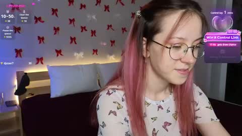 little_bliss online show from March 4, 2025, 7:32 pm