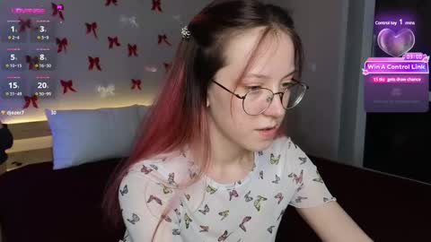 little_bliss online show from March 4, 2025, 11:32 pm