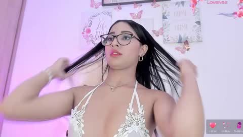 Snapshot of little_channel_ chatting on April 20, 2026, 11:13 am online show from April 20, 2026, 11:13 am
