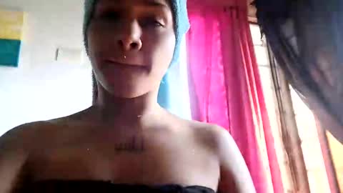 Snapshot of little_doll25 chatting on September 11, 2025, 1:22 pm Succubus Blue online show from September 11, 2025, 1:22 pm
