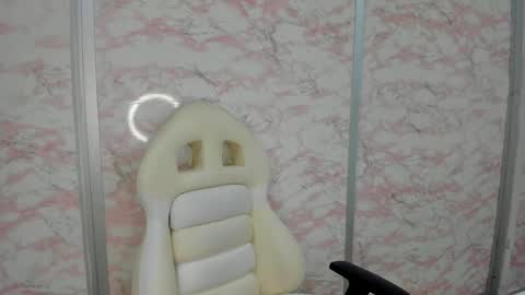 Snapshot of little_doll_4u chatting on April 24, 2026, 10:18 am ANNI online show from April 24, 2026, 10:18 am
