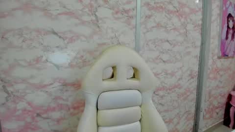 Snapshot of little_doll_4u chatting on May 5, 2026, 10:12 am ANNI online show from May 5, 2026, 10:12 am