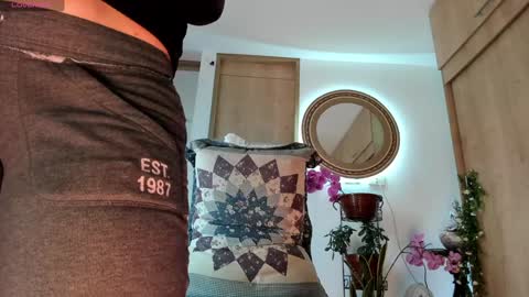 Izzi online show from October 23, 2025, 5:01 pm