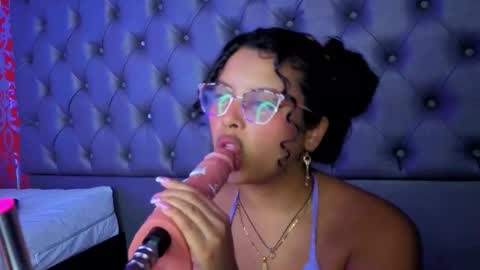 little_lilith_apple online show from November 20, 2025, 7:57 pm