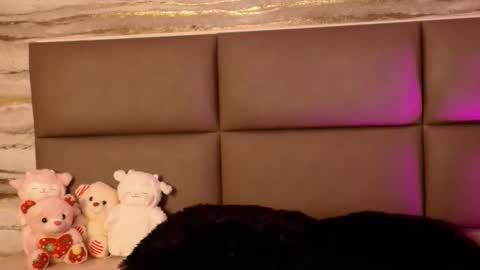 little_mayy online show from February 13, 2026, 12:23 pm