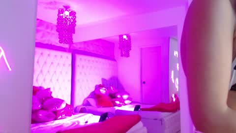 Paulette online show from February 12, 2026, 3:45 am