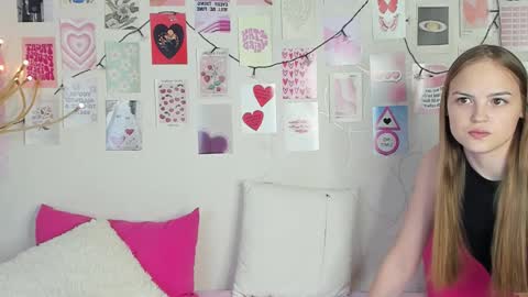 Snapshot of little_radiant_sun chatting on January 18, 2026, 9:35 am Kriss online show from January 18, 2026, 9:35 am