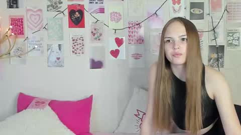 Snapshot of little_radiant_sun chatting on February 6, 2026, 9:34 am Kriss online show from February 6, 2026, 9:34 am