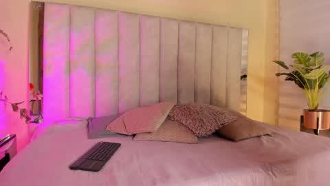 Snapshot of little_red_18 chatting on February 22, 2026, 5:44 pm Eva online show from February 22, 2026, 5:44 pm