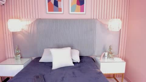 Snapshot of little_roose chatting on October 1, 2025, 12:00 pm little_roose online show from October 1, 2025, 12:00 pm