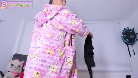 Snapshot of little_tatis chatting on January 17, 2025, 9:17 am Im Laura. buy my contentcompra mi contenido offline online show from January 17, 2025, 9:17 am