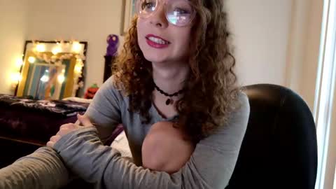 littledeathtrap online show from September 9, 2025, 6:40 pm